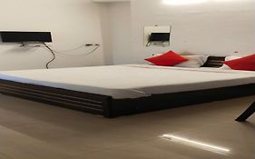 Hotel O Regal-